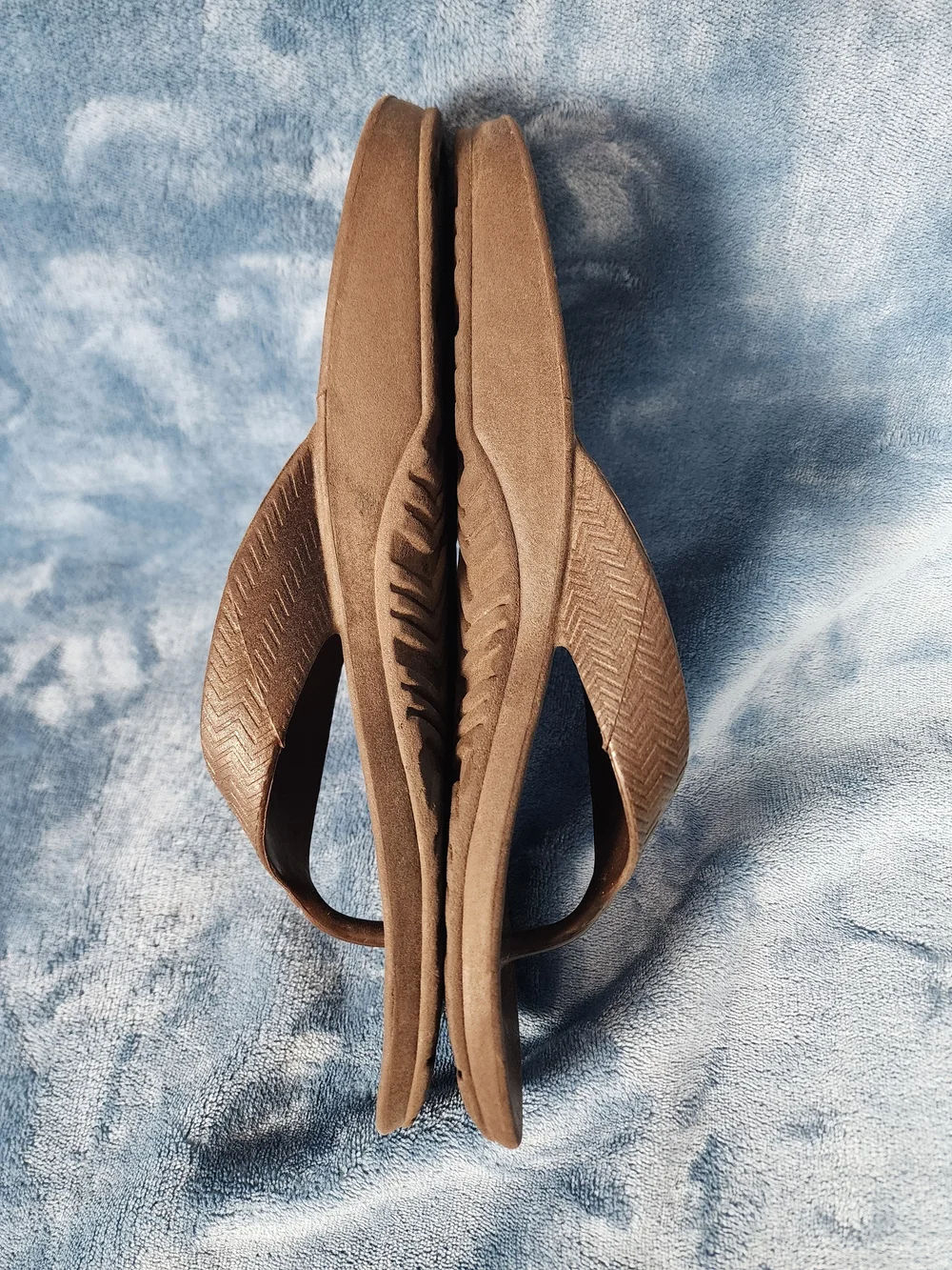 Okabashi Men's Brown Flip Flop Sandals with Textured Straps